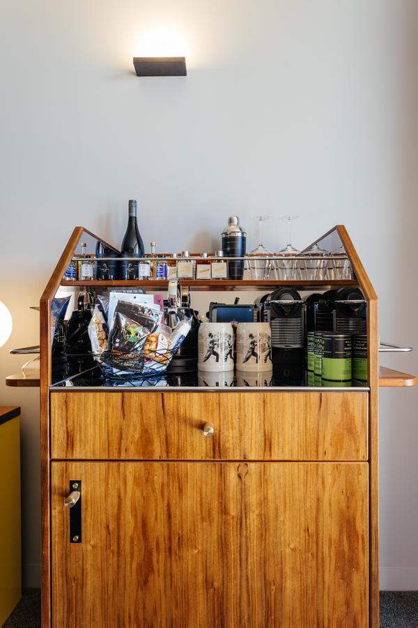 Macq 01 Hotel Hobart Exterior photo A bar cart